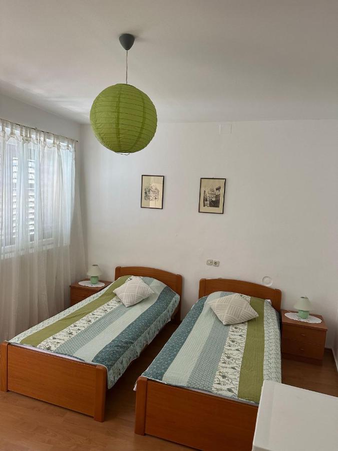 Longa Rooms 希贝尼克 外观 照片