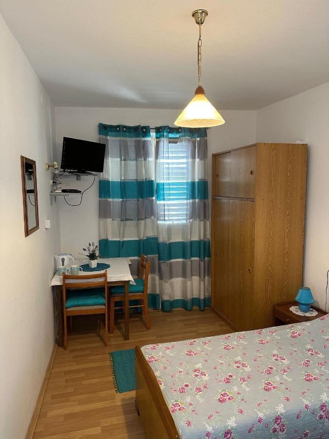 Longa Rooms 希贝尼克 外观 照片